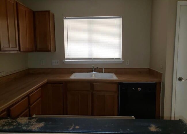 Building Photo - 2426 Spring Dusk Dr