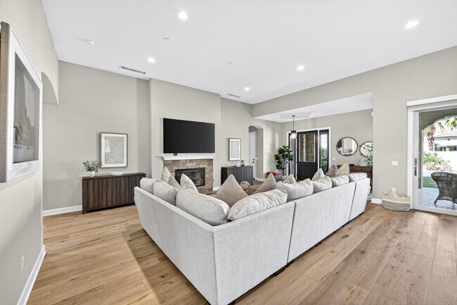 Building Photo - 55120 Autumn Valley Ct