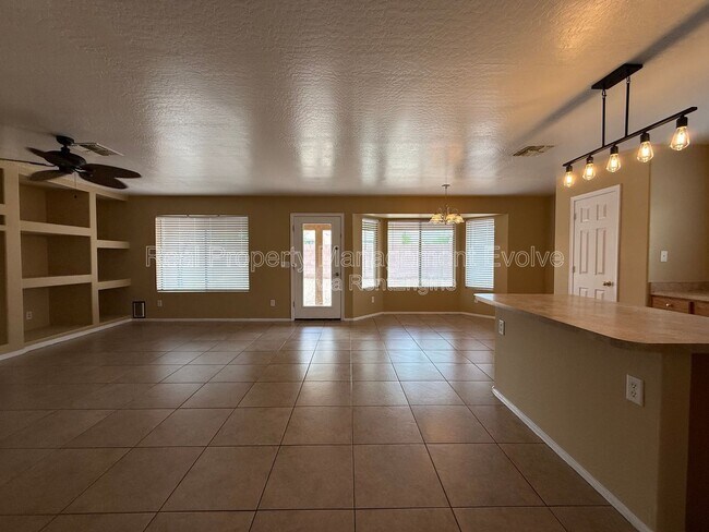 Building Photo - 1526 S 217th Dr