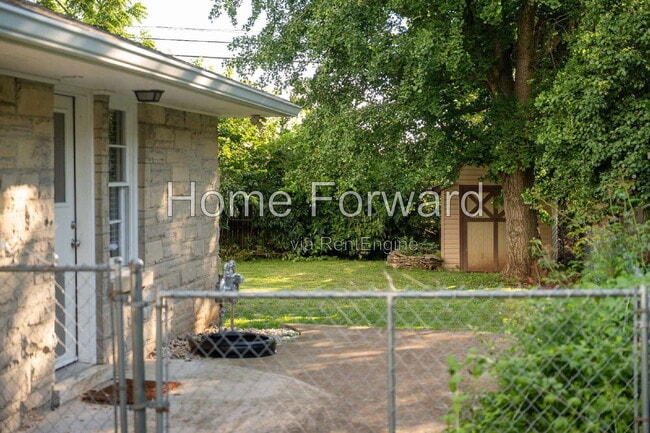 Building Photo - 517 N 3rd St