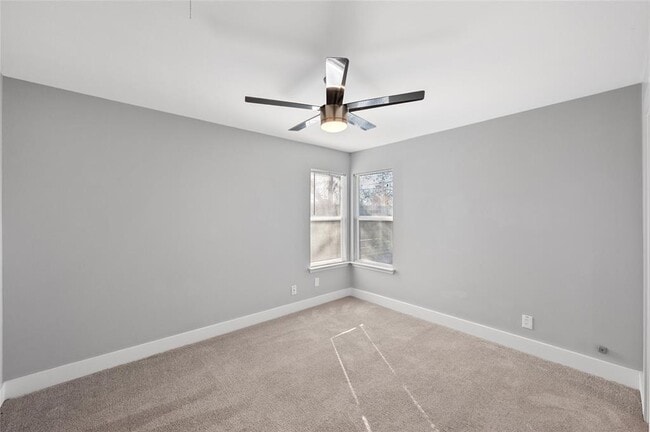 Building Photo - 1305 Glenwood Dr
