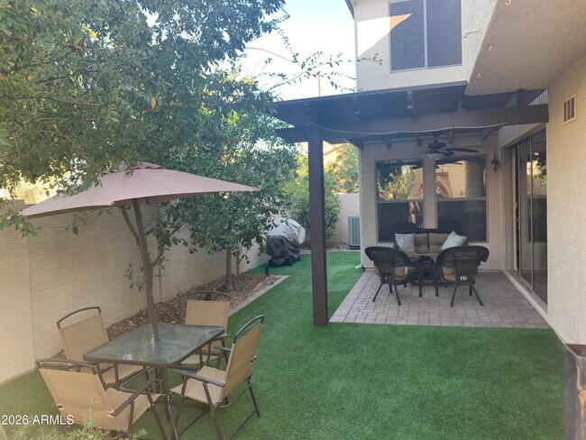 Building Photo - 3457 S Swan Dr