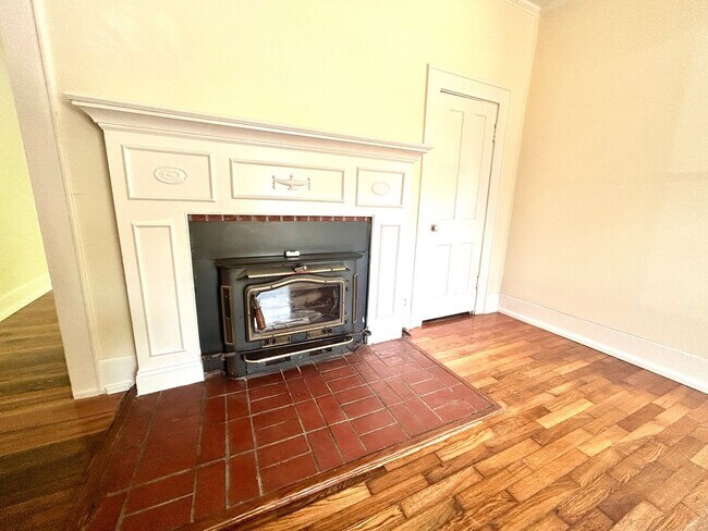 Building Photo - 1548 E Mission Blvd