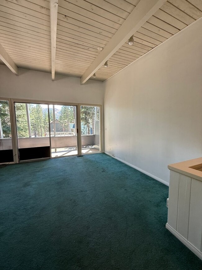 Building Photo - 3 Bed, 2 Bath Townhome with Vaulted Ceilings & Private Balcony