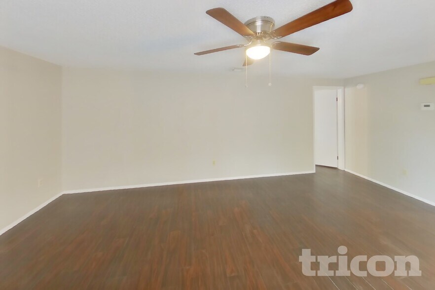 Building Photo - 8102 Chickasaw Ln