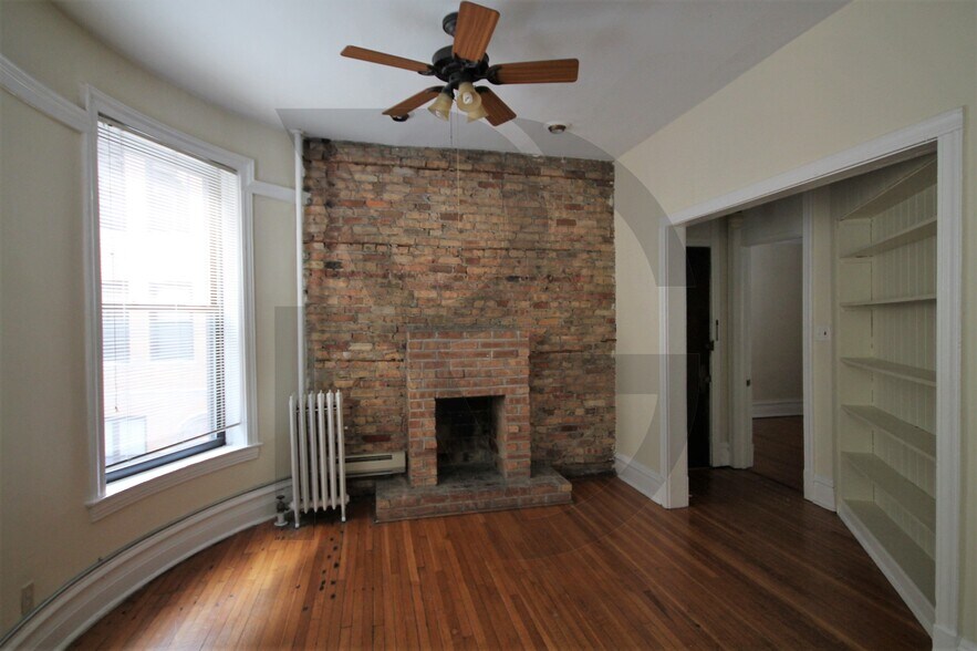 Building Photo - 1212 N Dearborn St