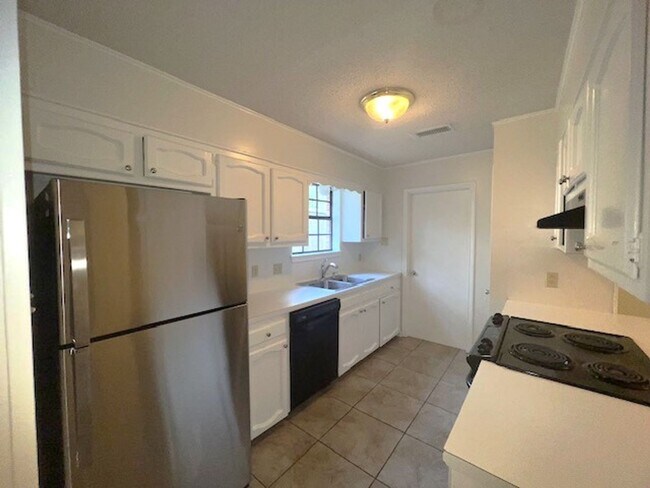 Building Photo - Siegen and Highland