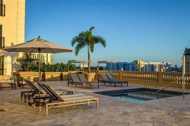 Building Photo - 10 Aragon Ave