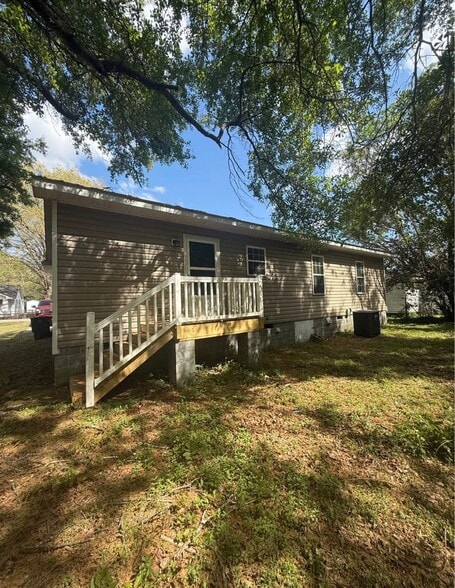 Building Photo - 1713 Harrel St