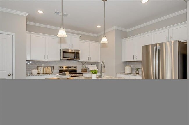 Building Photo - 105 Essence Dr