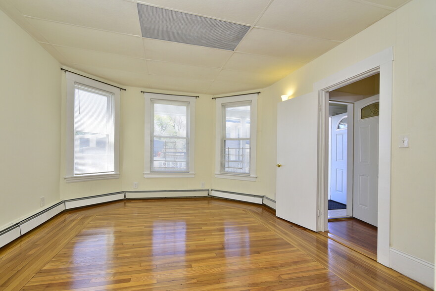 Building Photo - 10 Richfield St
