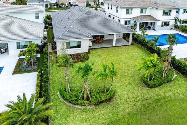 Building Photo - 12272 Waterstone Cir