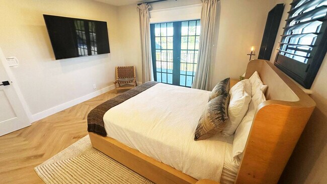 Building Photo - 4312 NE 22nd Ave