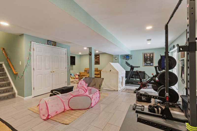 Building Photo - 2953 Medford Dr