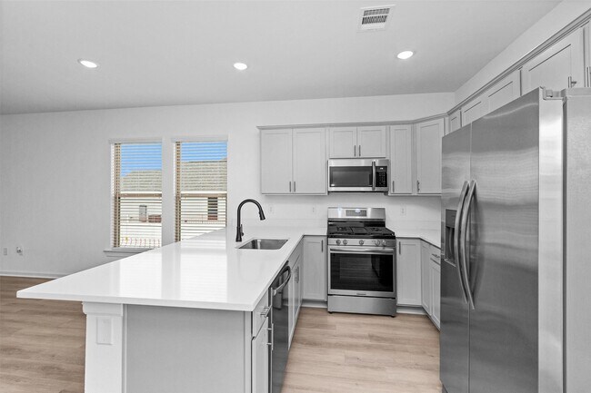 Building Photo - 40700 Pessi Rd