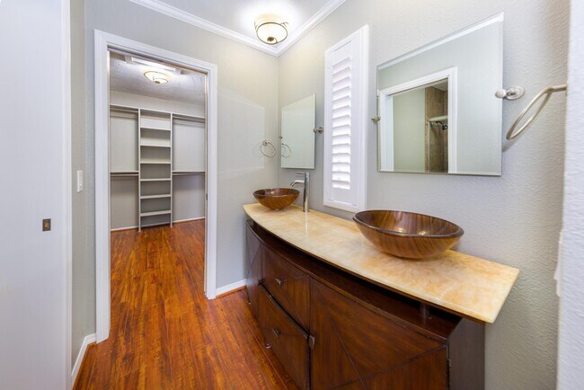Building Photo - 39945 Santa Fe Way