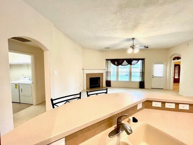 Building Photo - 14110 Pawnee Bend Dr