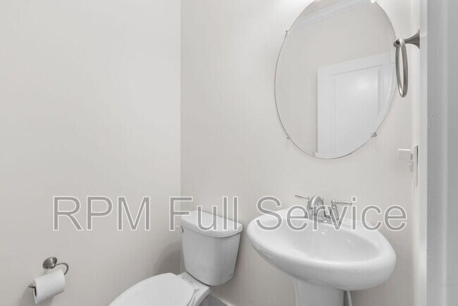 Building Photo - 537 Eastboro Dr