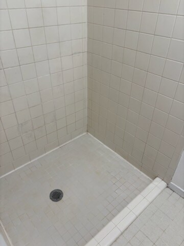 Building Photo - 4052 Arden Rd