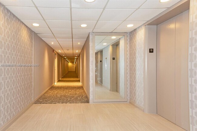 Building Photo - 300 Bayview Dr