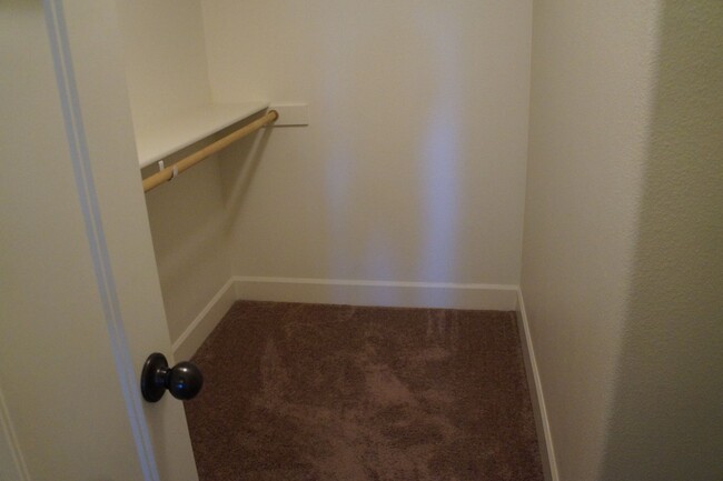 Building Photo - NE Piedmont 3-bedroom Beauty! - APPLICATIO...