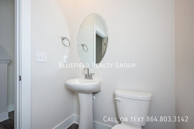 Building Photo - 69 Galley Ln