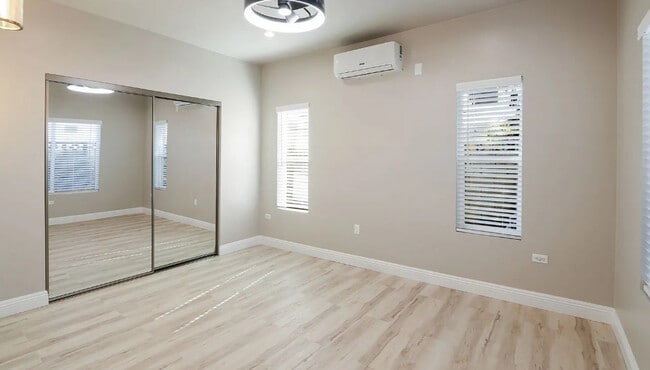 Building Photo - 10216 Ramona Ave