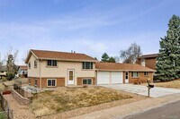 Building Photo - Charming 4 beds 2 baths in Lakewood