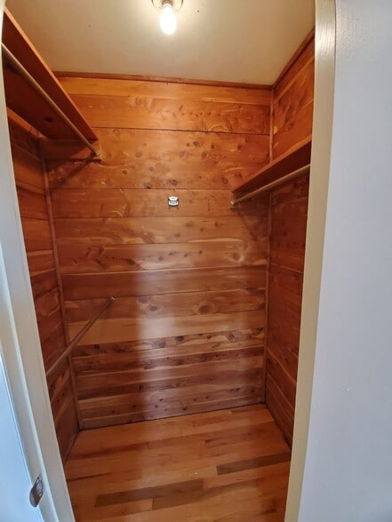 Cedar closets - 505 Chestnut St