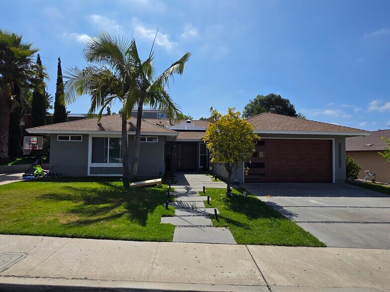 Building Photo - 6097 Charae St