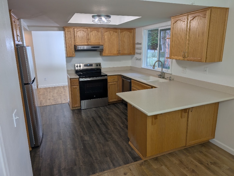 Building Photo - 7216 122nd Ave SE