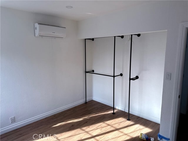 Building Photo - 826 E Elmwood Ave