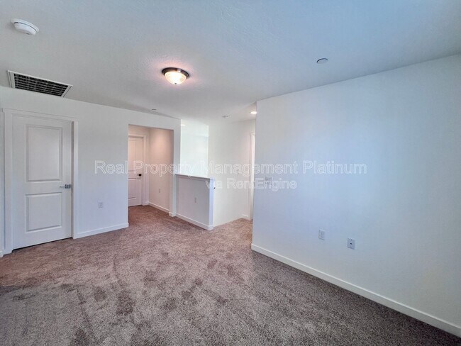 Building Photo - 2903 E Tierra Dr