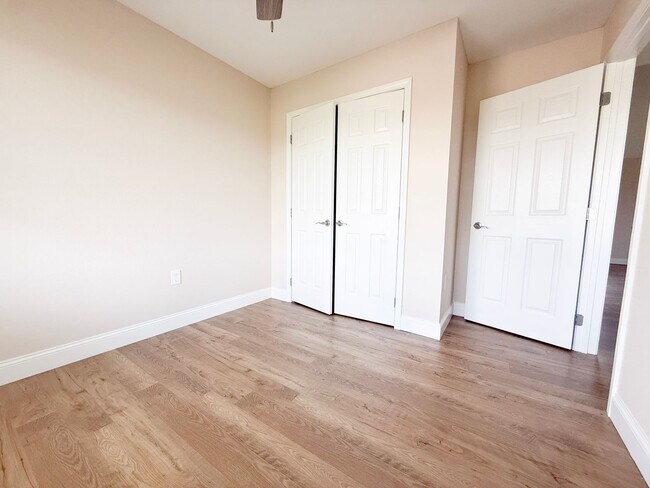 Building Photo - Bright & Spacious 3BR/2BA Home with 2-Car Garage Near I-40 in Crossville