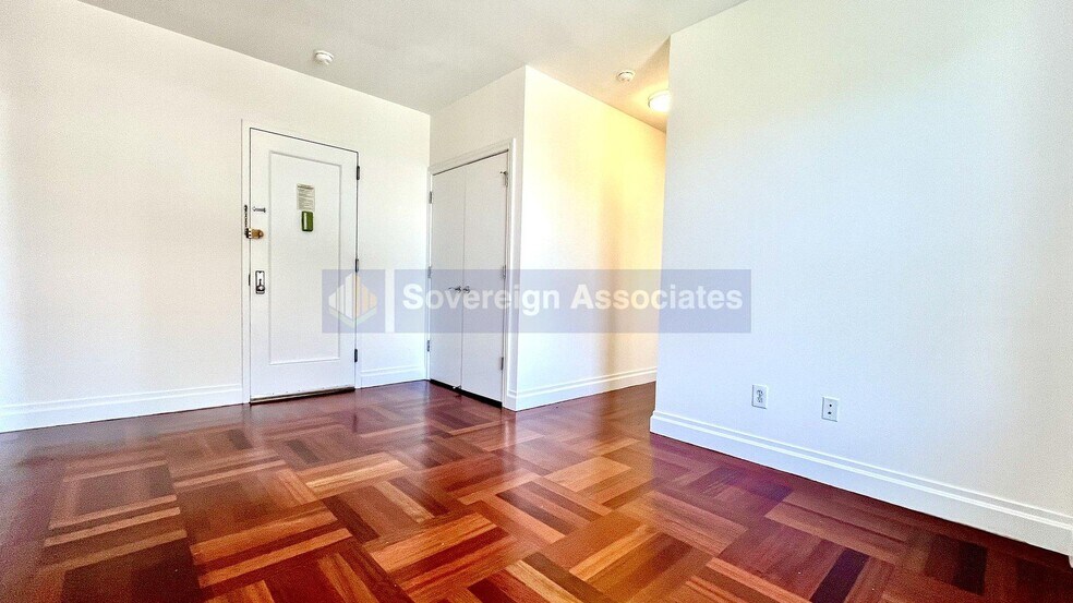 Building Photo - 609 W 137th St