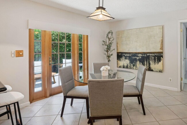 Building Photo - 3101 Pierson Dr