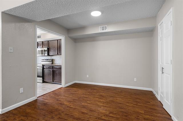 Building Photo - 710 Peach Ct