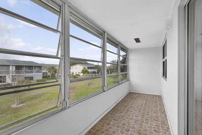 Building Photo - 155 Windsor G