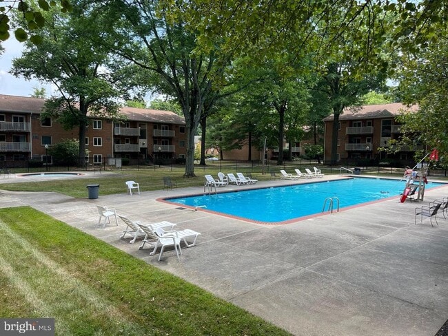 Building Photo - 400 Campbell Cir