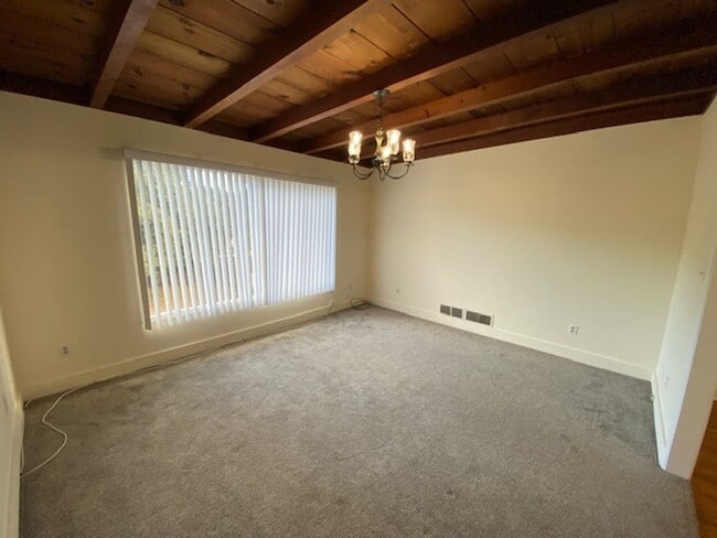 Building Photo - 916 Lighthouse Ave