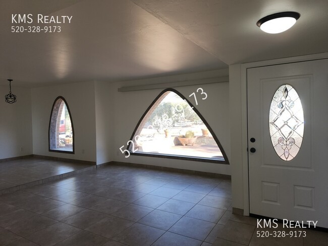 Building Photo - 500 E Eden Pl