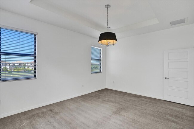 Building Photo - 643 NE 191st Terrace