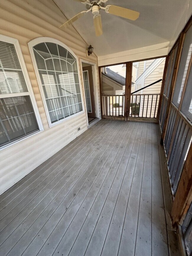 Building Photo - Beautiful 3-Bedroom, 2.5-Bathroom Condo at...