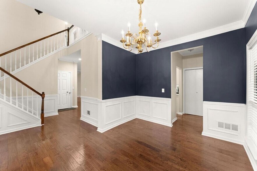 Building Photo - 2309 Wickingham Dr NE