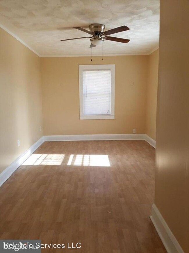 Building Photo - 3 br, 1 bath House - 1 N. Ellamont Street