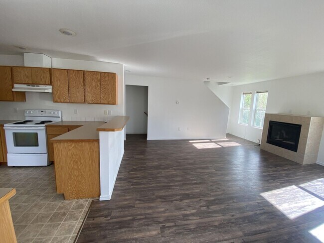 Building Photo - Garfield St Duplex