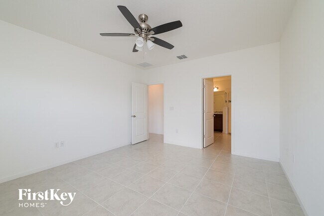 Building Photo - 178 Andreas St