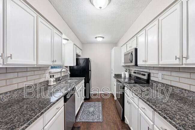 Building Photo - 5019 Blanchard Dr