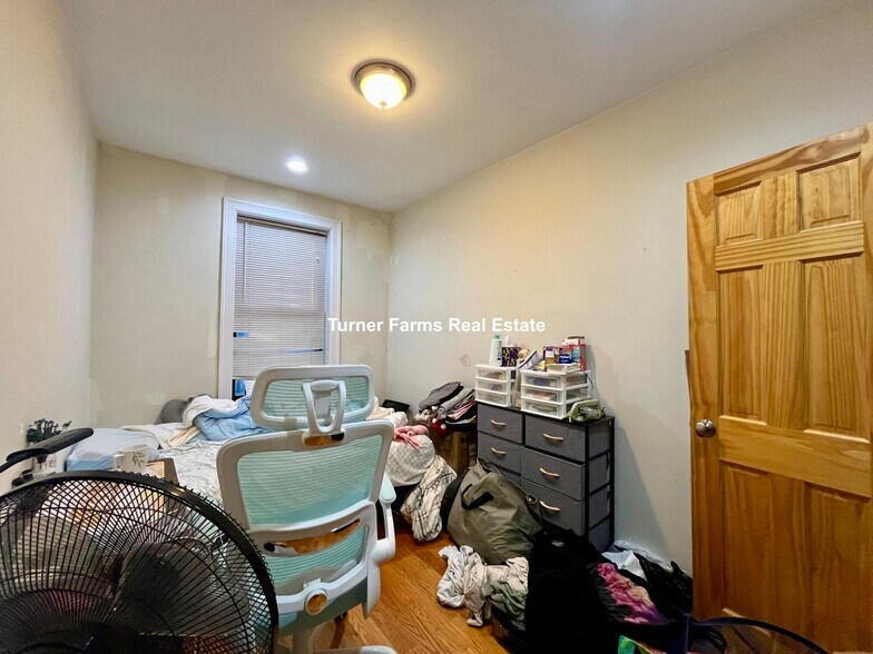 Building Photo - 179 Northampton St