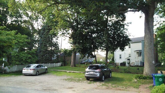 Building Photo - 87 Freeman St